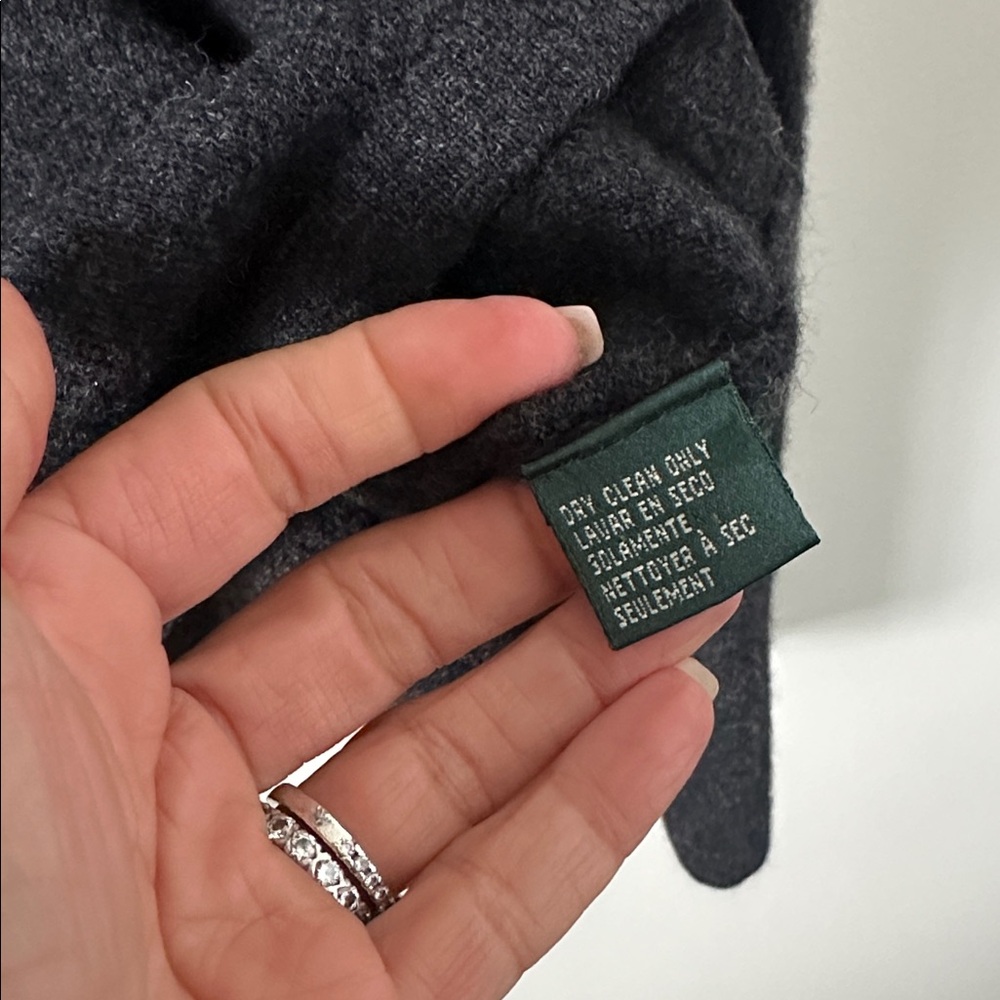 Ralph Lauren cashmere crest turtleneck size small - Picture 3 of 3